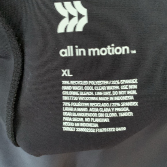 Women’s bundle athletic tops size XL - Picture 3 of 8